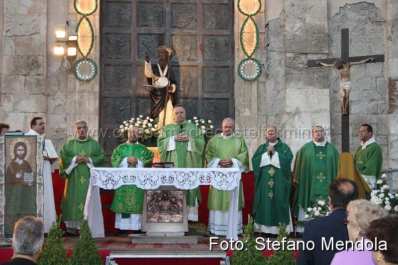 2009IMG_7034.JPG - Concelebrazione Eucaristica presideuta da S.E. Mons. Francesco Montenegro, Arcivescovo di Agrigento (2009)